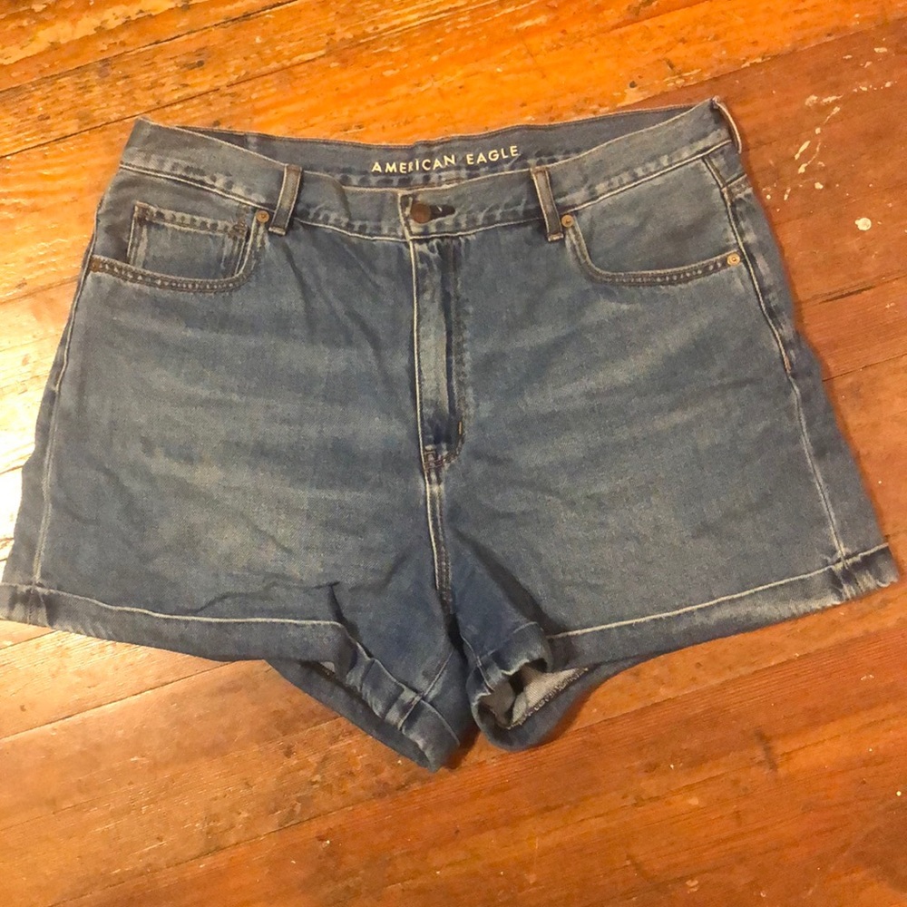 American Eagle high waisted mom shorts